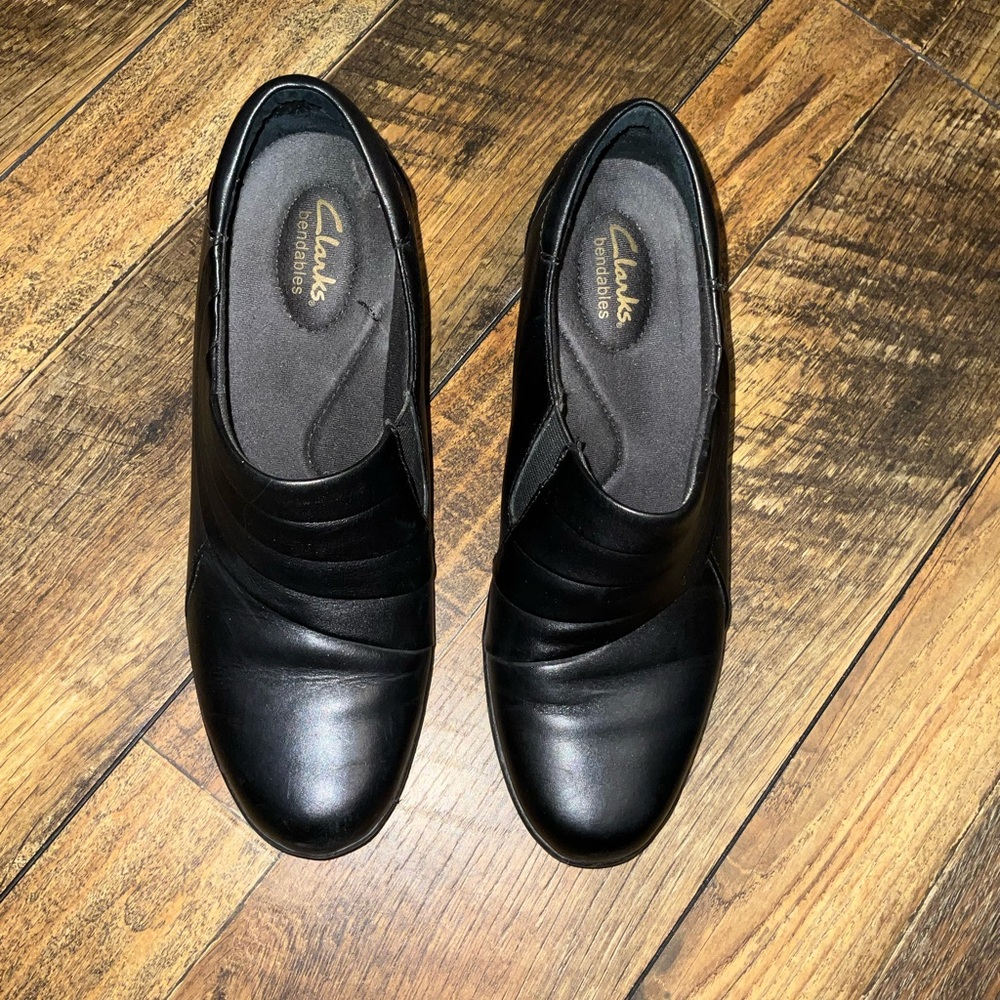 Clarks Bendable Ankle Booties Slip On Size 8m Col… - image 4